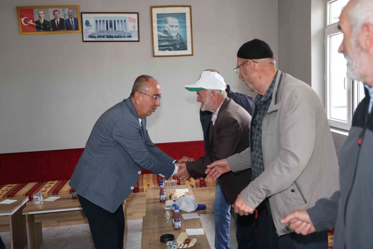 Konya’da Başkan Kavuş sahaya indi! 6 mahallede vatandaşları dinledi 4